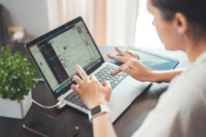 Read more about the article Autoresponder – zautomatyzowana komunikacja, która buduje profesjonalizm firmy