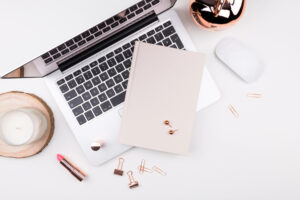 Read more about the article Moc detalu w brandingu – jak mądrze wykorzystać gadżety w strategii marketingowej?